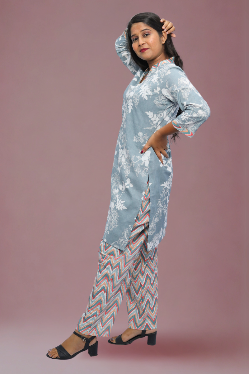 Women’s Grey Cotton Printed Kurta Set with Zigzag Pants N Square