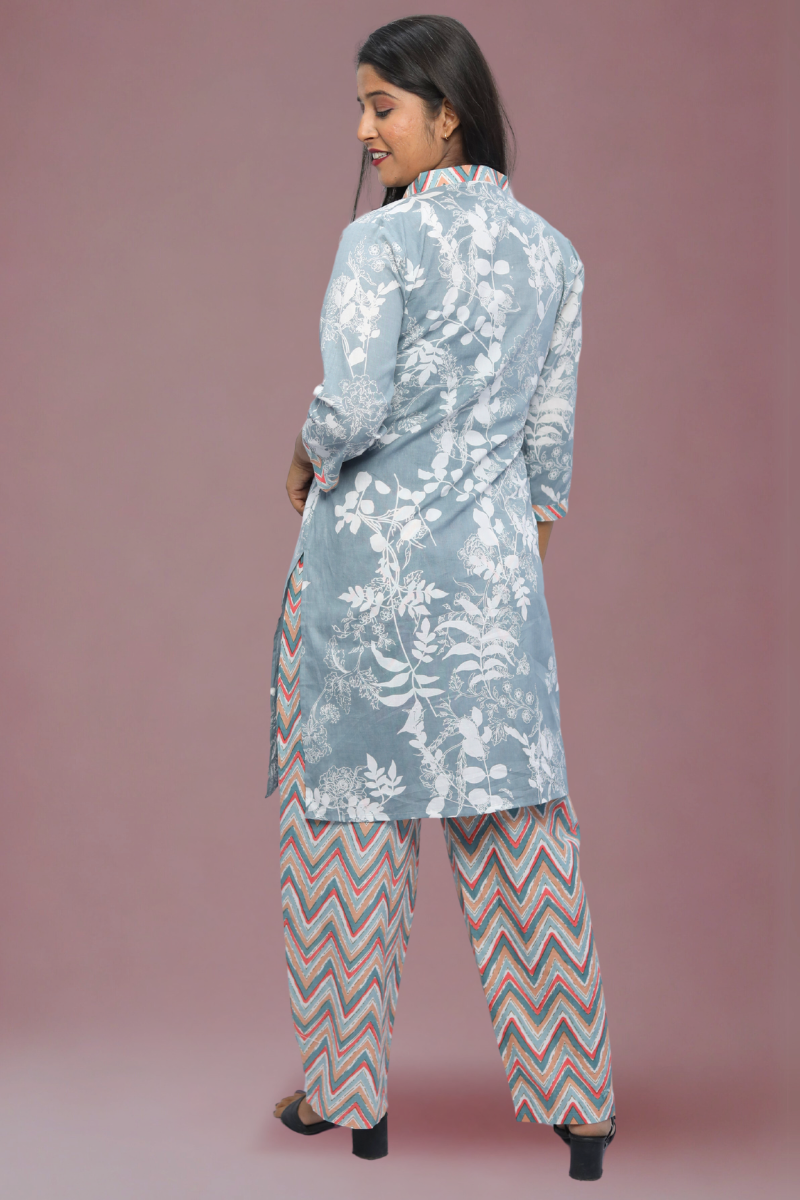 Women’s Grey Cotton Printed Kurta Set with Zigzag Pants N Square
