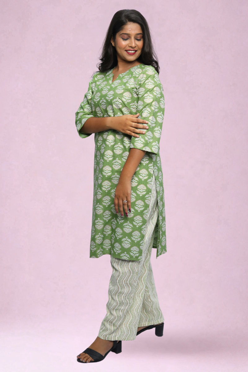 Lightweight Cotton Kurta Set for Women – Printed Daily Wear Kurti & Pant Combo N Square