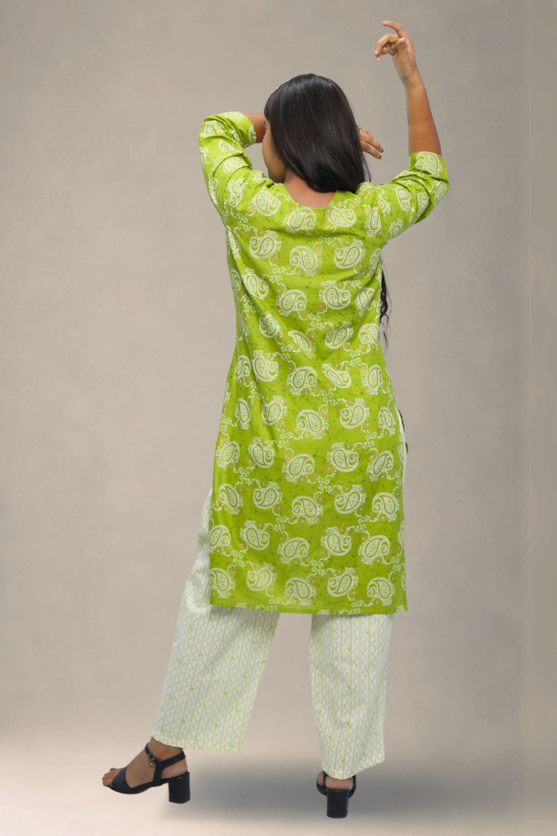 Women’s Green Cotton Printed Kurta Set with Zigzag Pants N Square