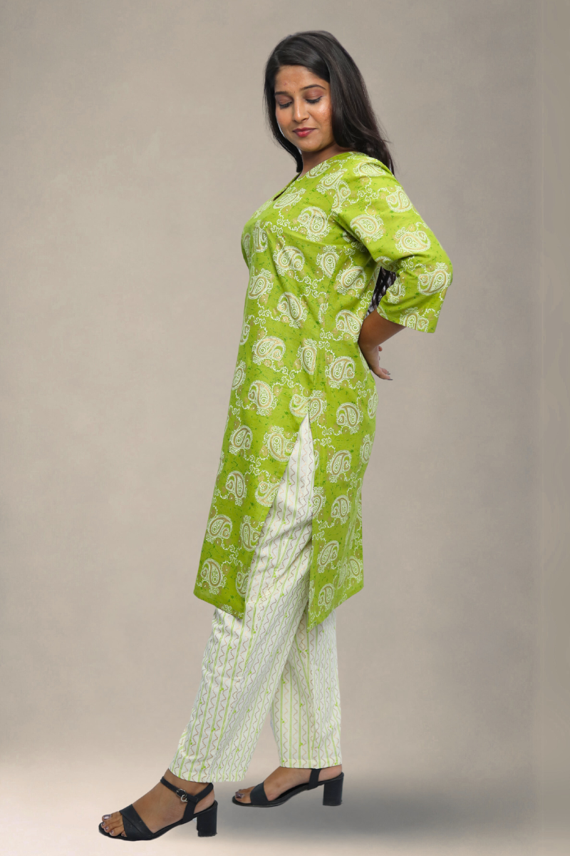 Women’s Green Cotton Printed Kurta Set with Zigzag Pants N Square