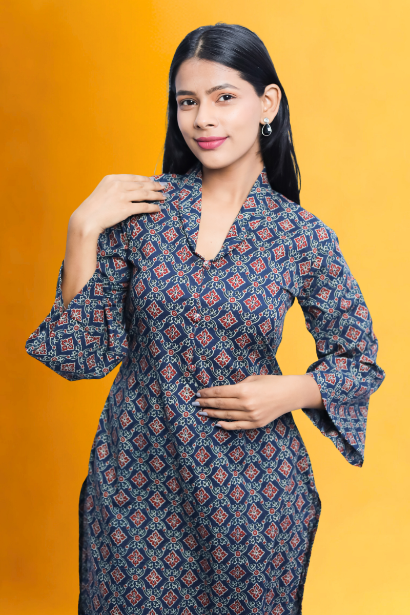 Elegant Black Cotton Straight Printed Long Kurta – Avaraniya N Square