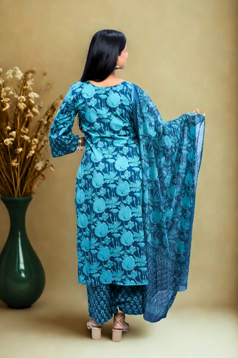 Avaraniya Green Elegant Cotton Suit Set for Women N Square