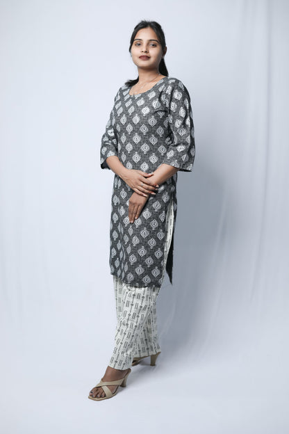 Round neck kurta set N Square