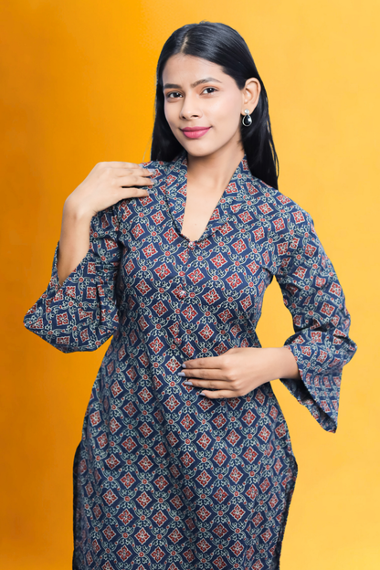 Elegant Black Cotton Straight Printed Long Kurta – Avaraniya N Square