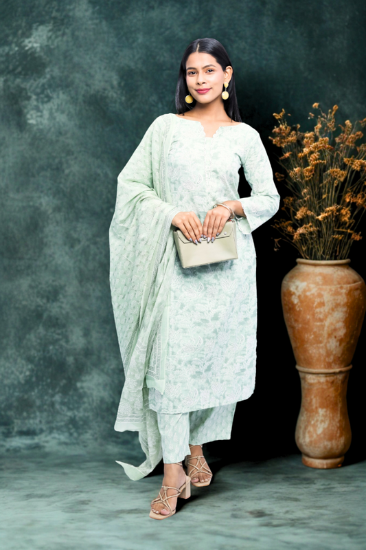 Avaraniya Light Green Elegant Cotton Suit Set for Women N Square Fashion and Clothing